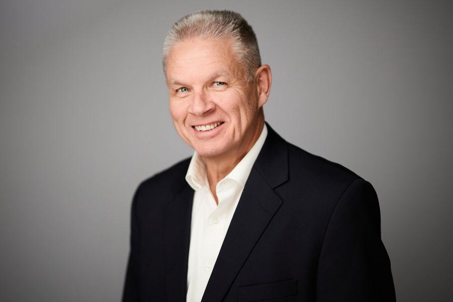 Daniel Wiesen headshot